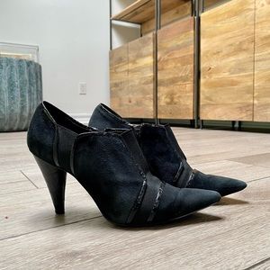 ANNE KLEIN SUEDE HEELS